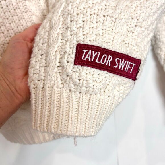 Taylor Swift Sweater M/L Large Cream Red Folklore-Era Cardigan Cable Knit Star - Picture 11 of 12